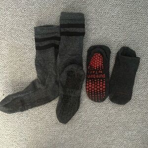 2 pairs pure barre socks, M